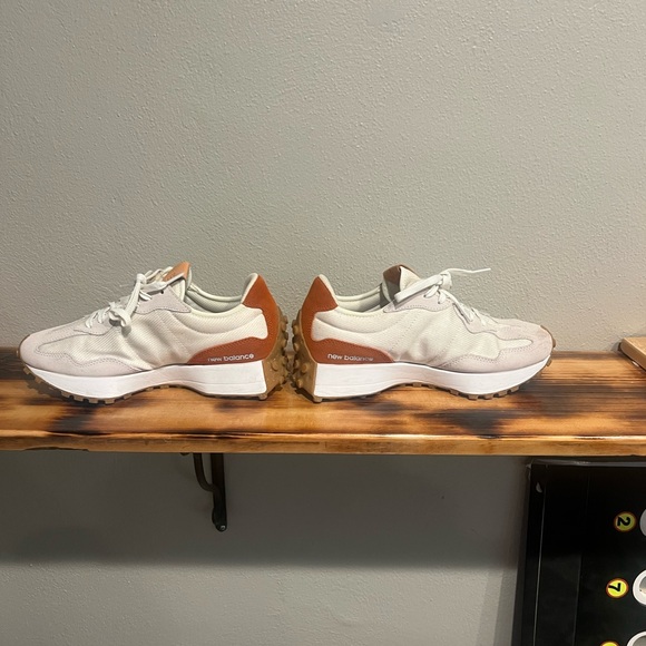 New Balance 327 Sea Salt & Rust size 8 -like new - Picture 3 of 10
